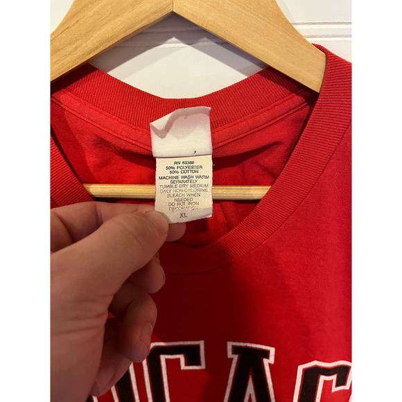 Vintage 90s Chicago Bulls graphic tee - Picture 4 of 5